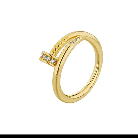 Elegant Gold Ring with Crystal Accents - Picture 4 of 6